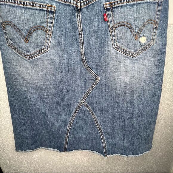 Levi's Jeans Denim Medium Blue Wash Skirt Western Country Festival Raw Hem Sz 12 - Picture 7 of 10